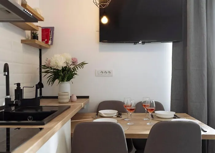 Infinity - Old Town Centre Boekarest