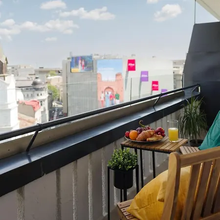 Infinity - Old Town Centre Apartment *