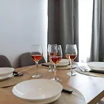 Апартаменти Infinity - Old Town Centre I Carpark Nearby I Big Balcony *