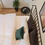 Infinity - Old Town Centre I Carpark Nearby I Big Balcony *