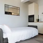 Infinity - Old Town Centre I Carpark Nearby I Big Balcony Апартаменти