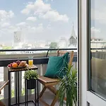 Infinity - Old Town Centre I Carpark Nearby I Big Balcony Apartament *
