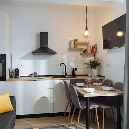 Infinity - Old Town Centre *