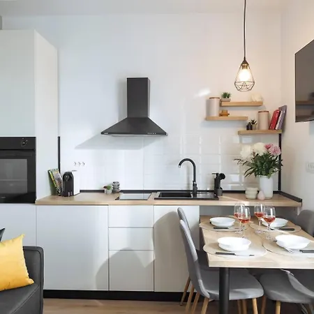 Infinity - Old Town Centre Bukarest