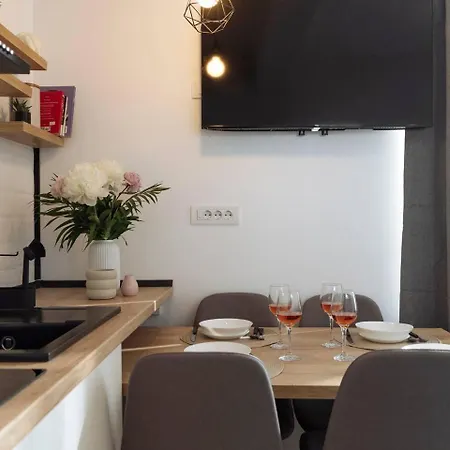 Infinity - Old Town Centre Bukarest