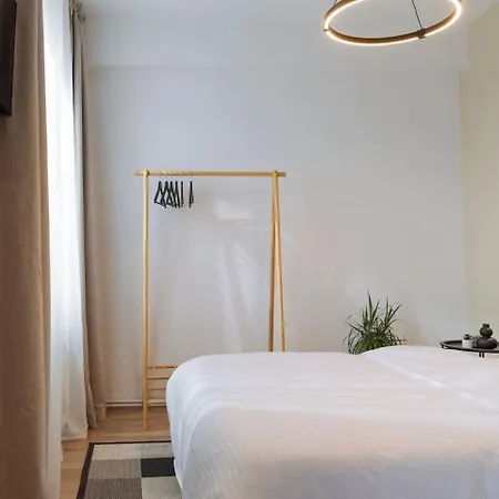 Apartament Infinity - Old Town Centre I Carpark Nearby I Big Balcony