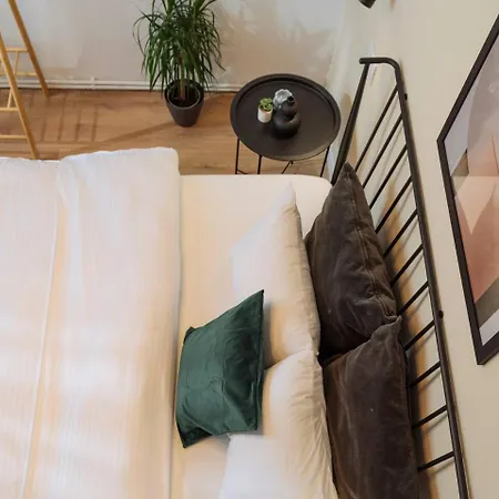 Infinity - Old Town Centre I Carpark Nearby I Big Balcony *