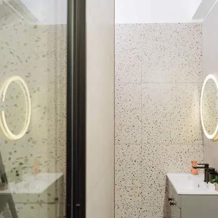 Infinity - Old Town Centre Bukarest