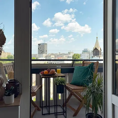 Infinity - Old Town Centre I Carpark Nearby I Big Balcony Bukareszt