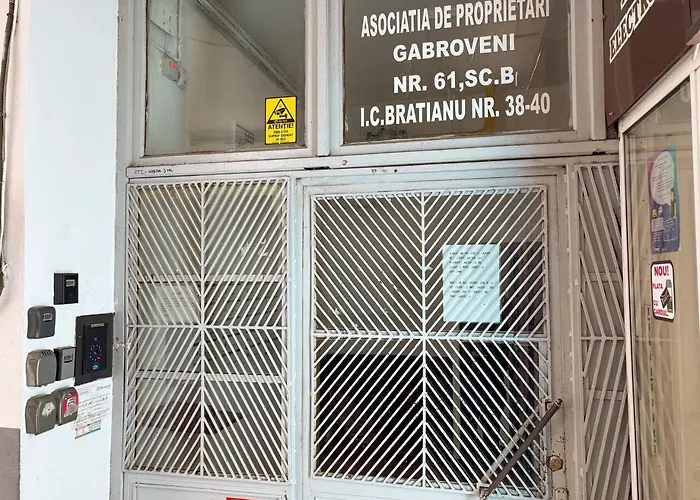 Infinity - Old Town Centre アパート *