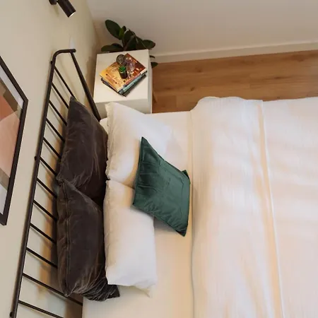 Infinity - Old Town Centre I Carpark Nearby I Big Balcony *