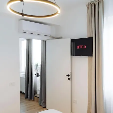 Infinity - Old Town Centre I Carpark Nearby I Big Balcony * Βουκουρέστι